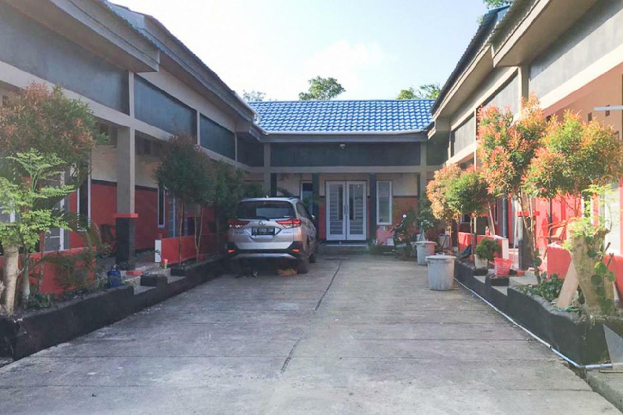 Hotel Reddoorz @ Simpang Lima Jupiter à Sorong Extérieur photo